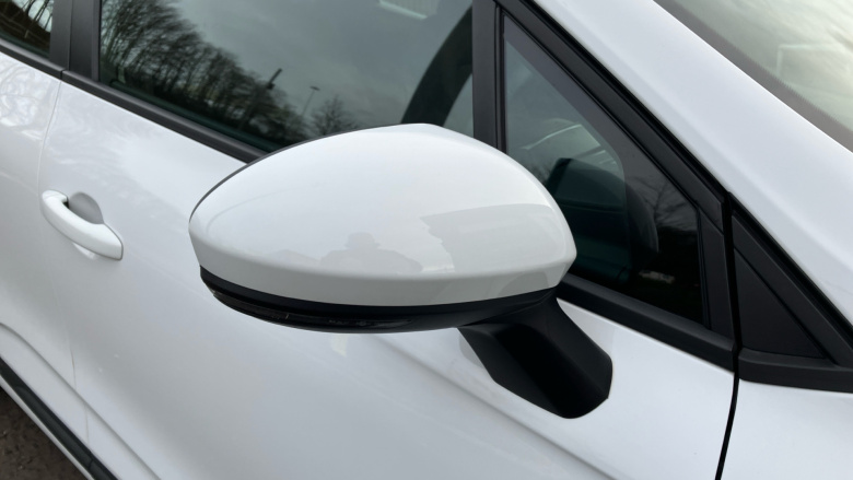 Renault Clio 1.0 TCe 90 Iconic Edition 5dr Petrol Hatchback